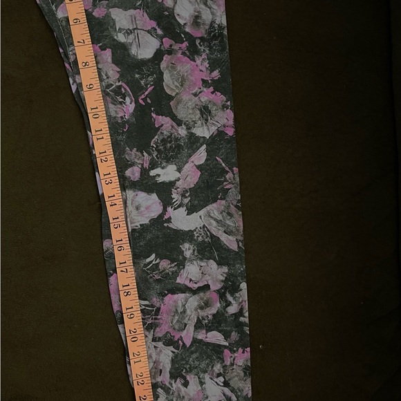 Lululemon align pant II 25” floral shift multi leggings - Picture 6 of 8